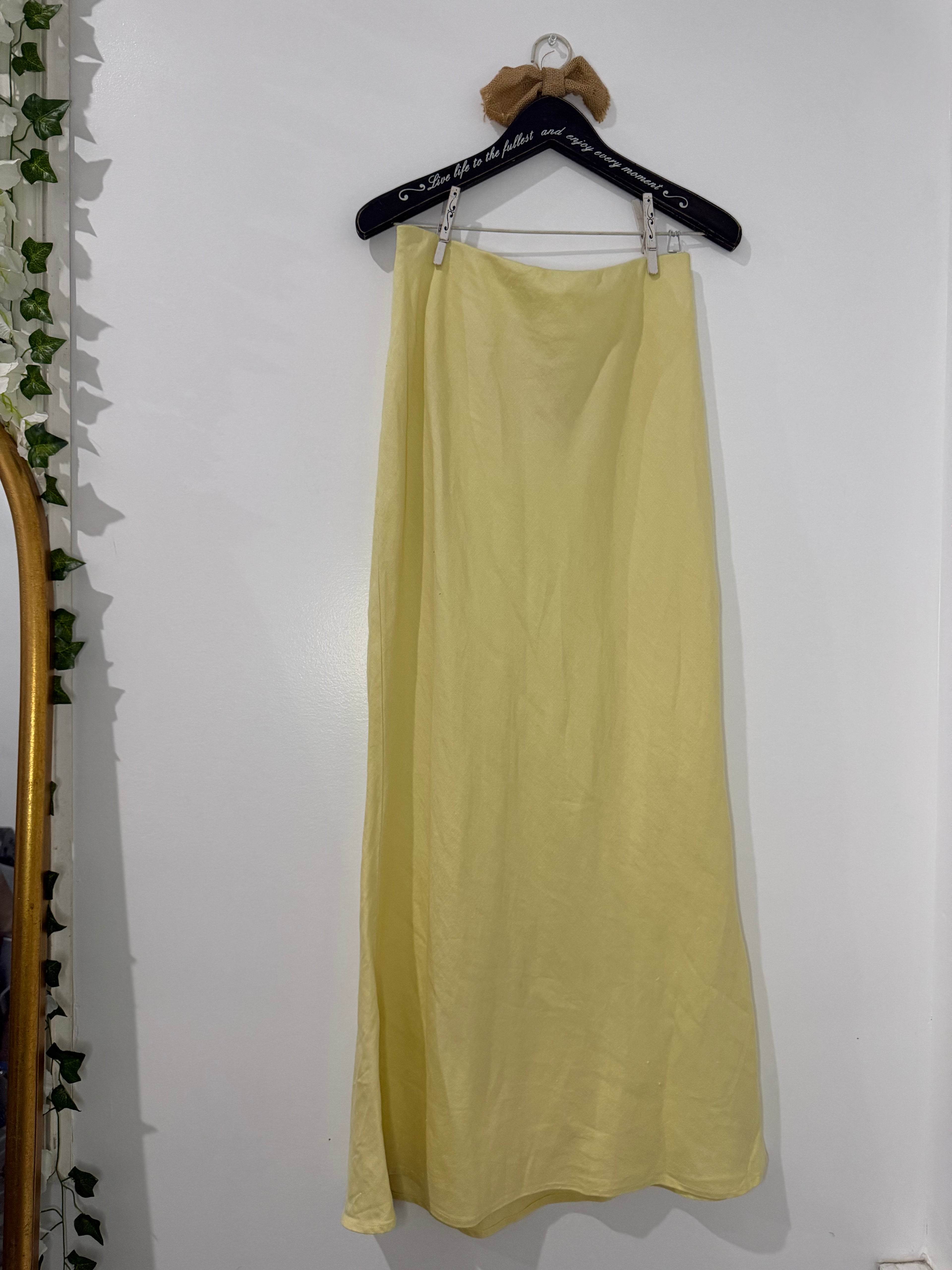 Anthropologie Pale Yellow Flowy Maxi Skirt – Women’s [Size]M