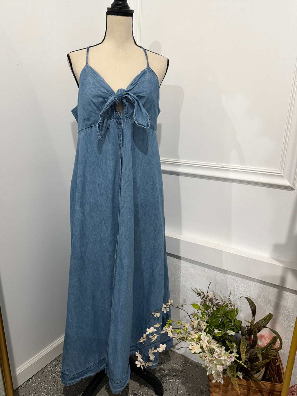 Free People Denim Tie-Front Maxi Dress Blue Size XL -Preloved(New No Tag )