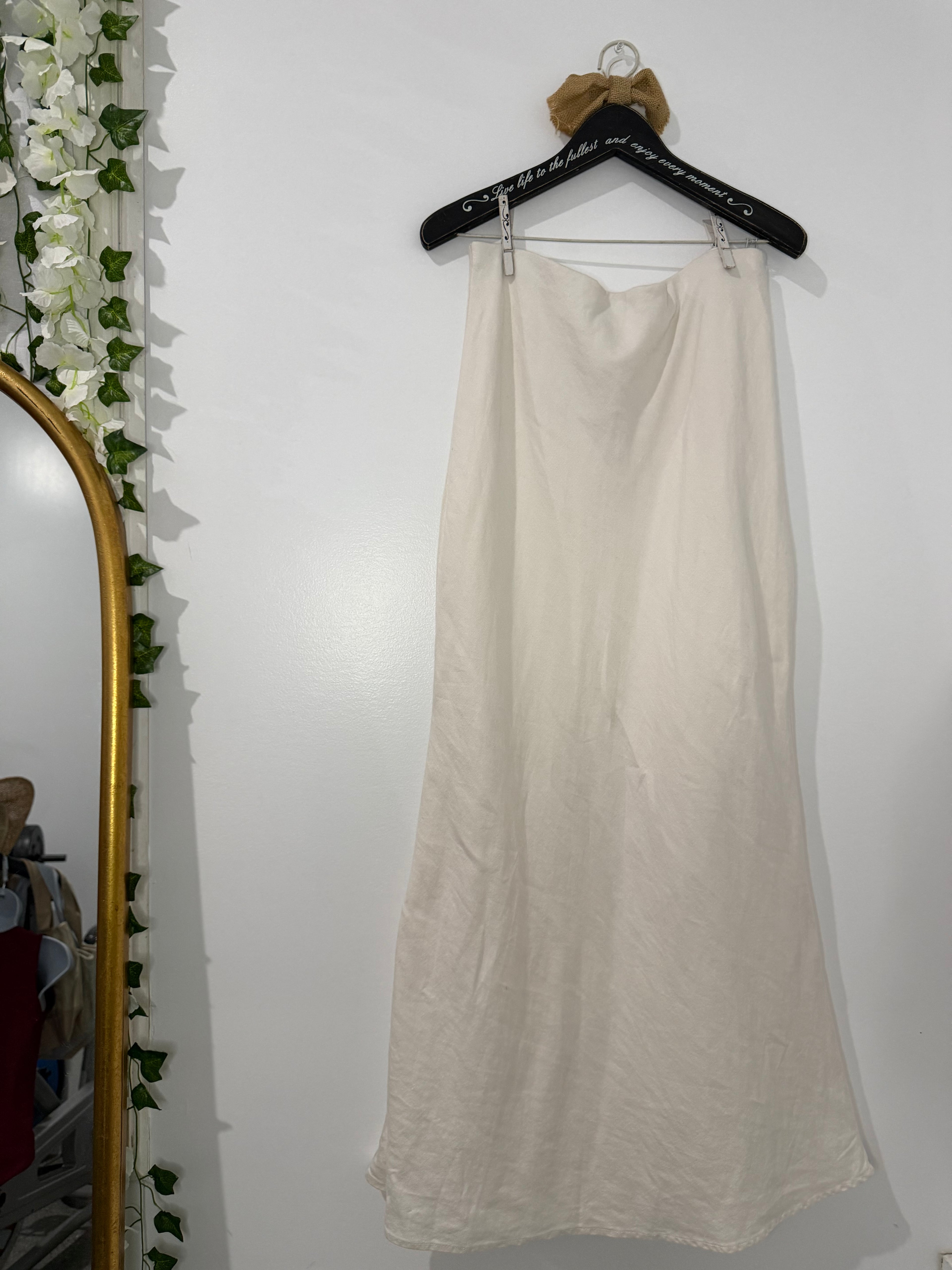 Ivory Woven Maxi Skirt – Linen Look ,Double layered & non-sheer. 🤍