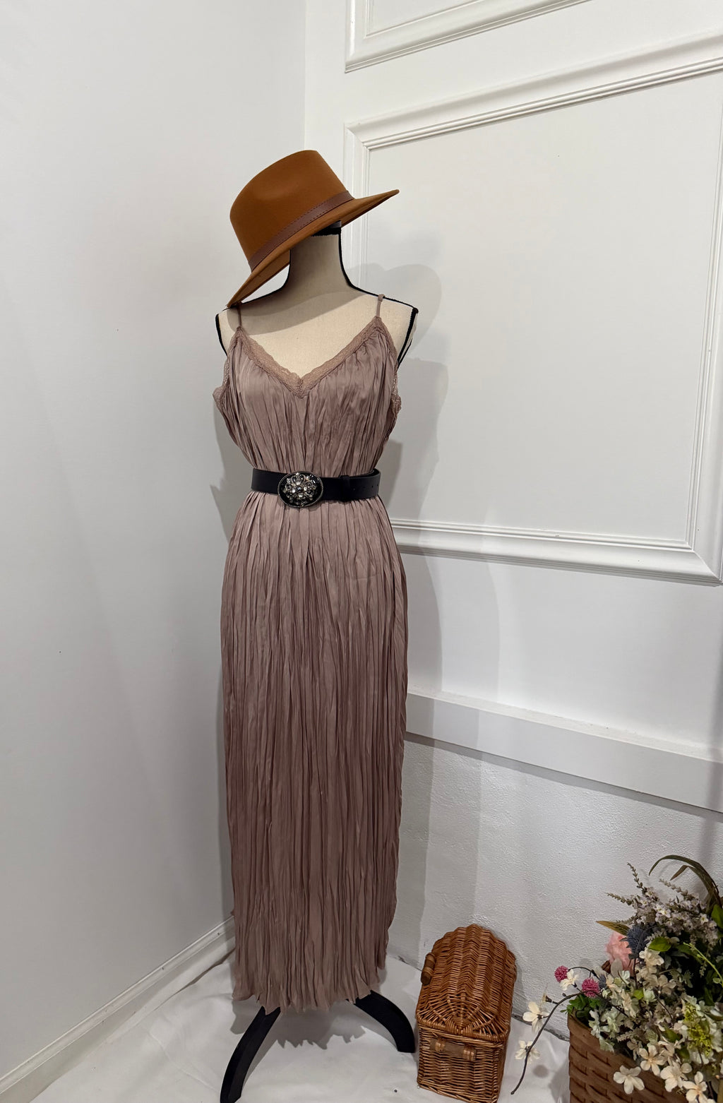 H&M Mauve Pleated Maxi Dress with Lace Trim – Size XXL