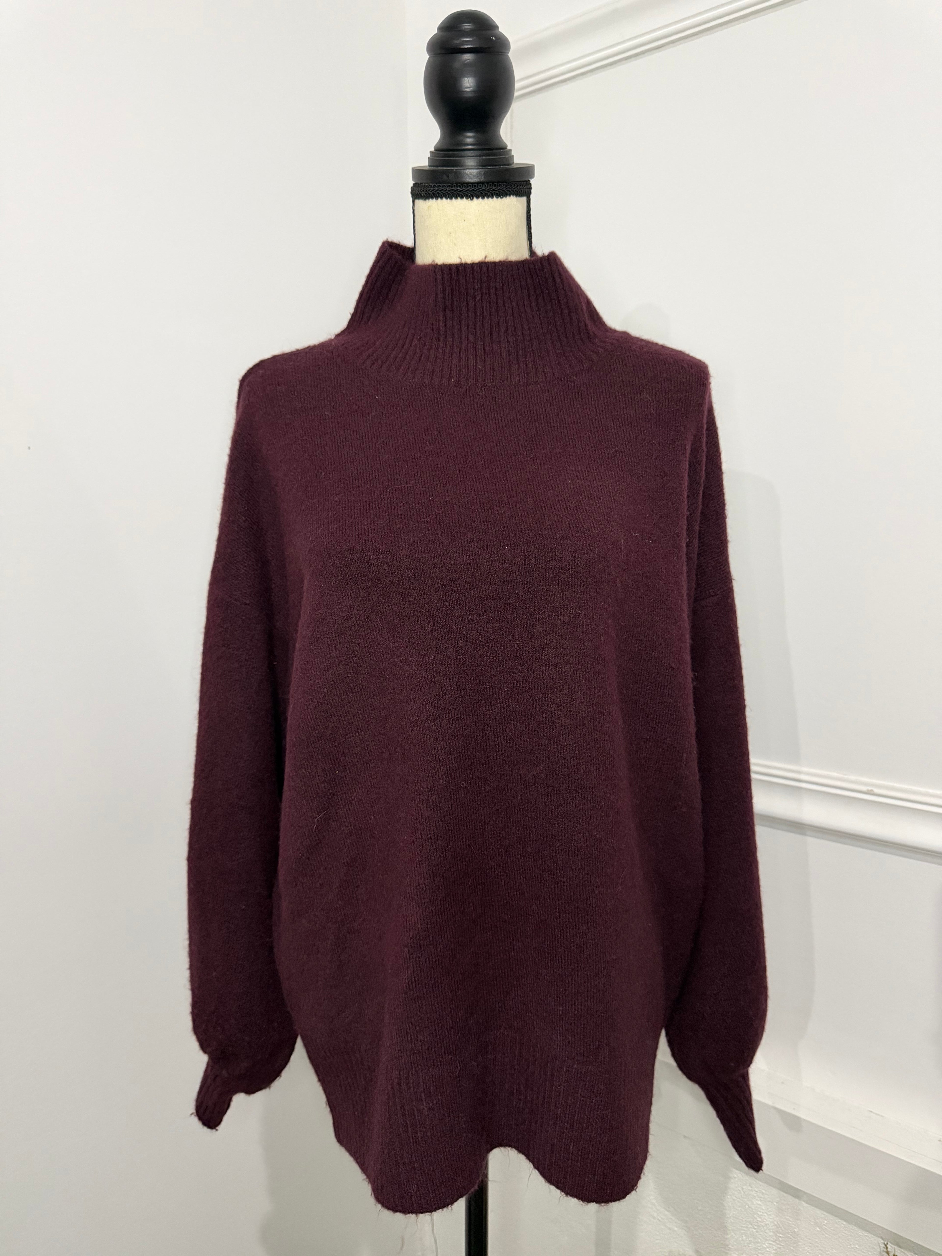 Vince Camuto Burgundy Mock Neck Oversized Sweater – Size Medium Preloved