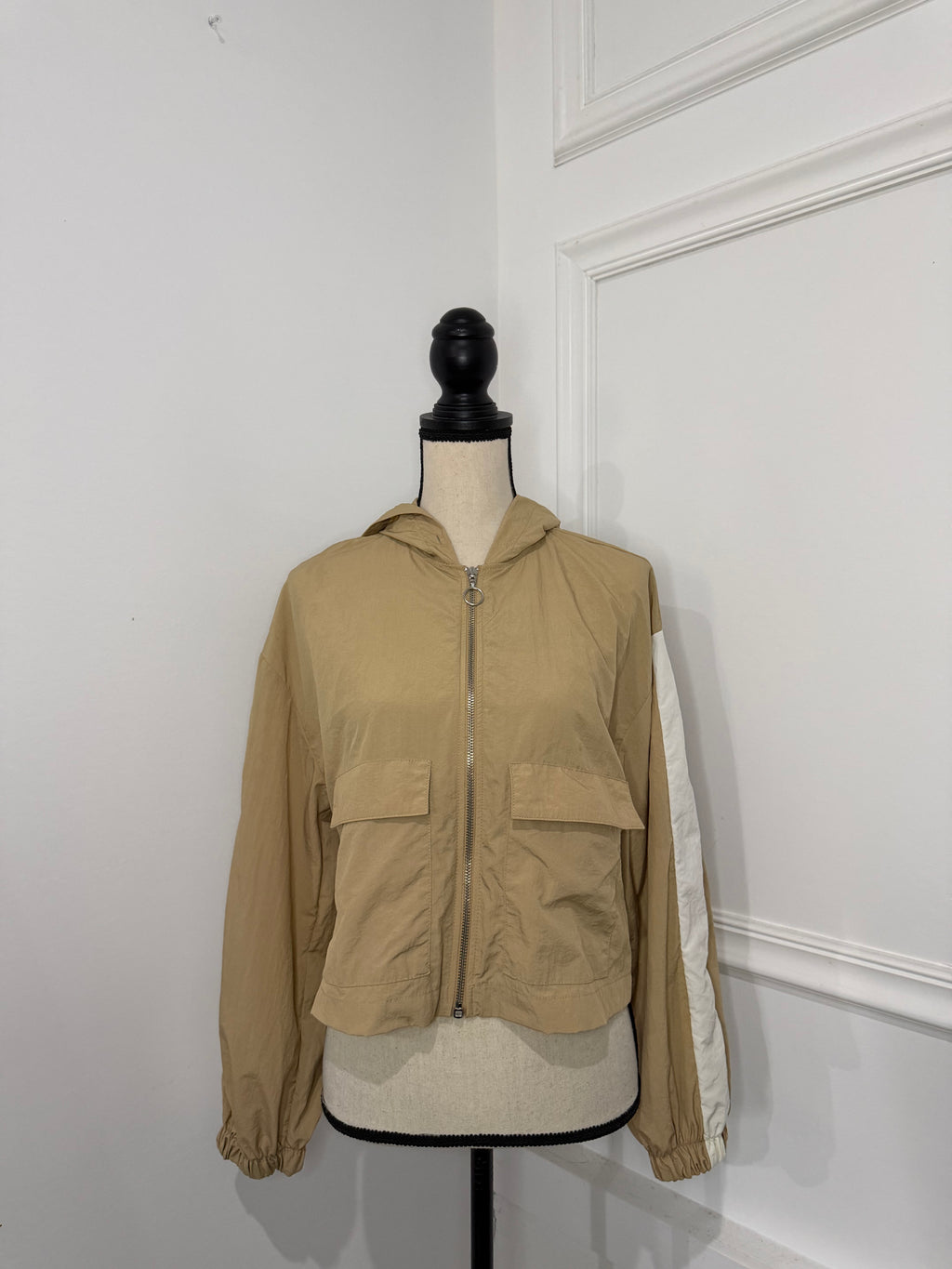 ZARA Beige Colorblock Hooded Utility Jacket – Size XS Preloved