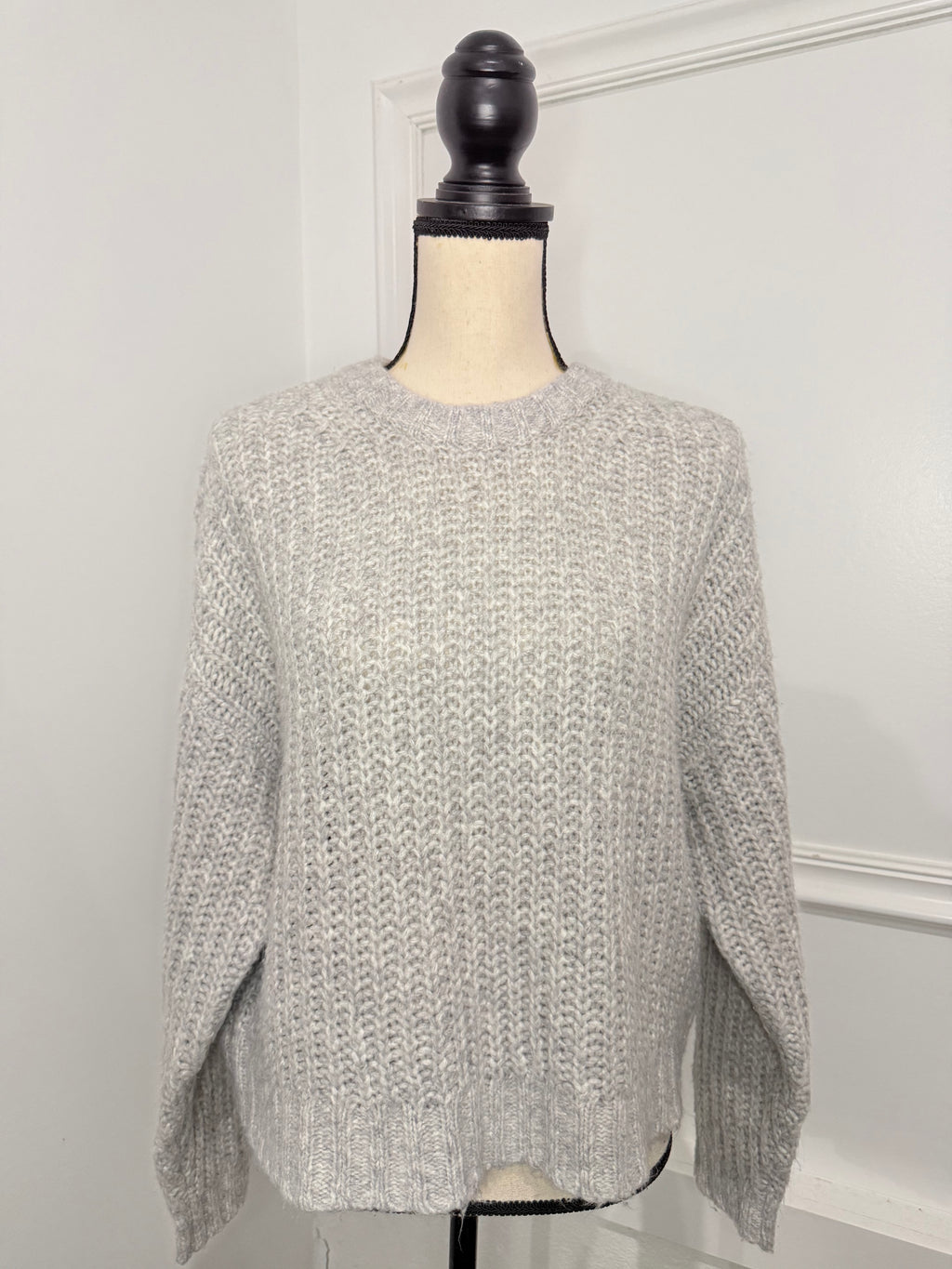 American Eagle Gray Chunky Knit Oversized Sweater – Size Medium
