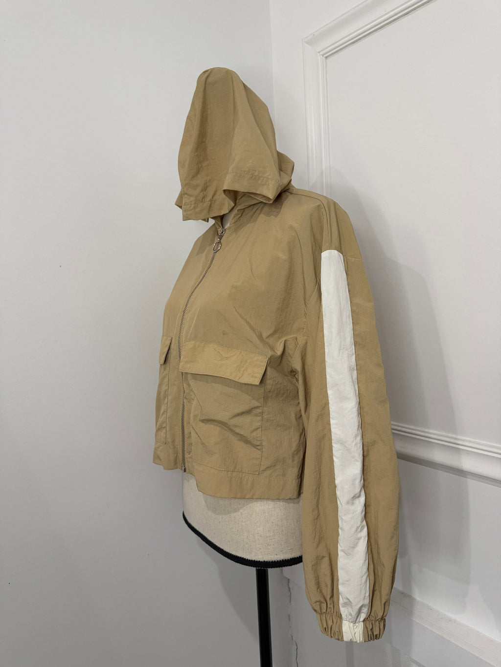 ZARA Beige Colorblock Hooded Utility Jacket – Size XS Preloved